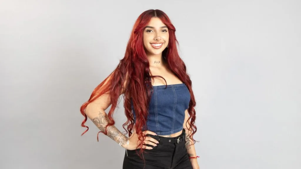 Fernanda Valenzuela mejor conocida como Chilota, revela abuso por parte de su padre biológico. Créditos: Canal 13.