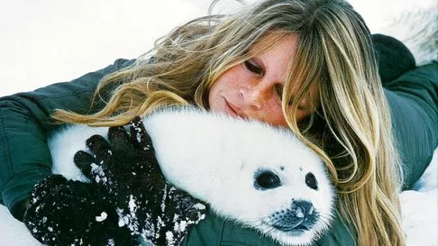 La actriz Brigitte Bardot, creó su propia fundación en defensa de los derechos animales.