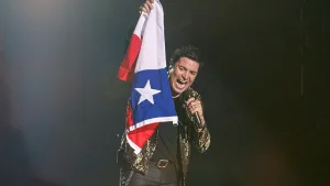 Chayanne Envía Un Emotivo Mensaje A Los Damnificados Por Incendios En El Sur De Chile Mis Oraciones Están Con Ustedes