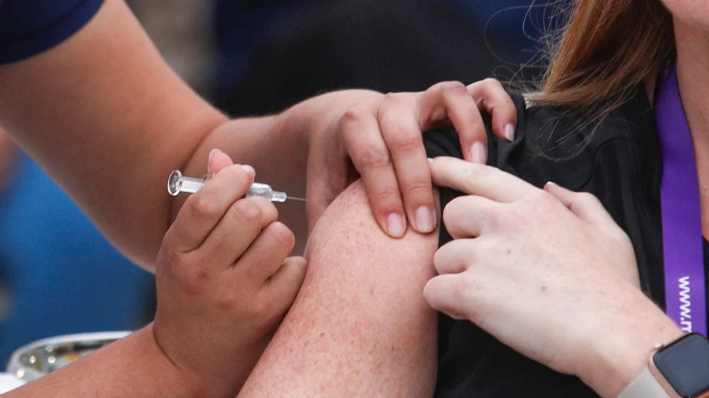 Este Domingo Inicia La Campaña De Vacunación Contra La Influenza Estos Son Los Grupos Que Deben Inocularse