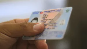 Auditora Alerta Por Escaneo De Su Carnet En Supermercado ¿Es Legal Esta Práctica En Chile