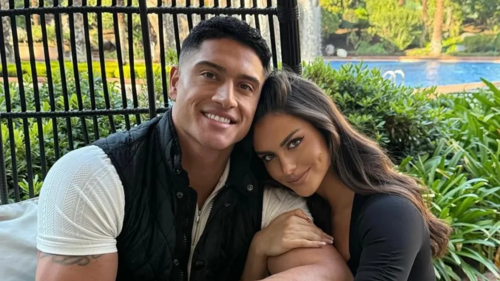 Emilia Dides Y Sammis Reyes