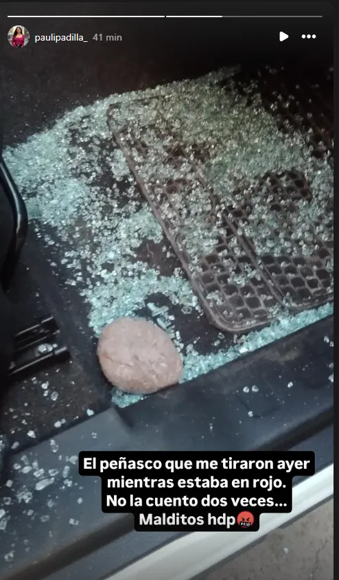 Rompieron el vidrio del auto donde se trasladaba Paulina Padilla