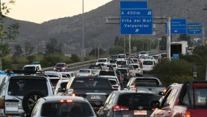 Vehículos Saliendo De Santiago