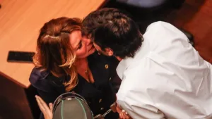 Cathy Barriga Y Joaquin Lavin Leon Beso