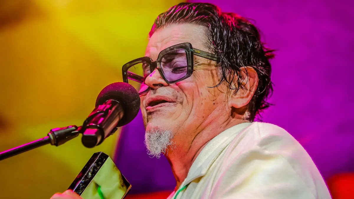 ¡Panorama musical gratis en Santiago!: Joe Vasconcellos se tomará las calles de Providencia con un concierto histórico