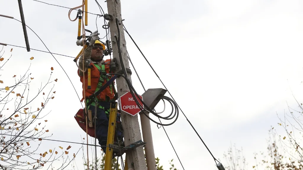 Casi X Mil Clientes Siguen Sin Luz Revisa Las Regiones Más Afectadas Por El Sistema Frontal