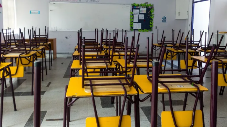 Suspensión De Clases En Chile Por Las Lluvias