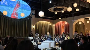 Julieta Venegas Presentó Su Primer Libro En Chile, Cantó Junto A Anita Tijoux Y Conversó Con Radio Pudahuel (2)