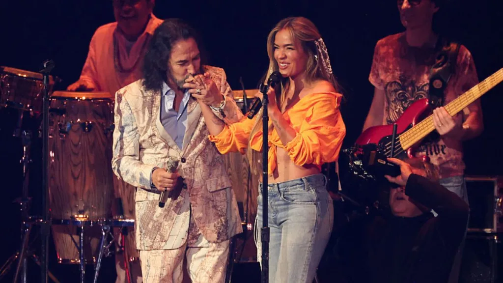 Marco Antonio Solís Y Karol G Premios Juventud 2026