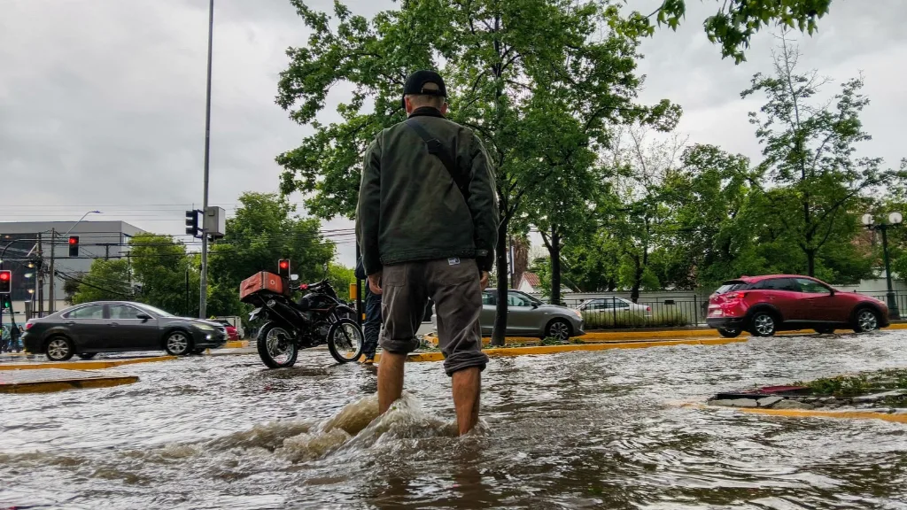 Minsal Declara Alerta Sanitaria En La Región Metropolitana Por Riesgo De Aluviones Y Nuevas Lluvias